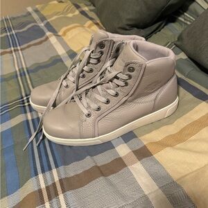 Men’s 9 1/2 Gray Harley Davidson Motorcycle Sneakers, Worn Twice